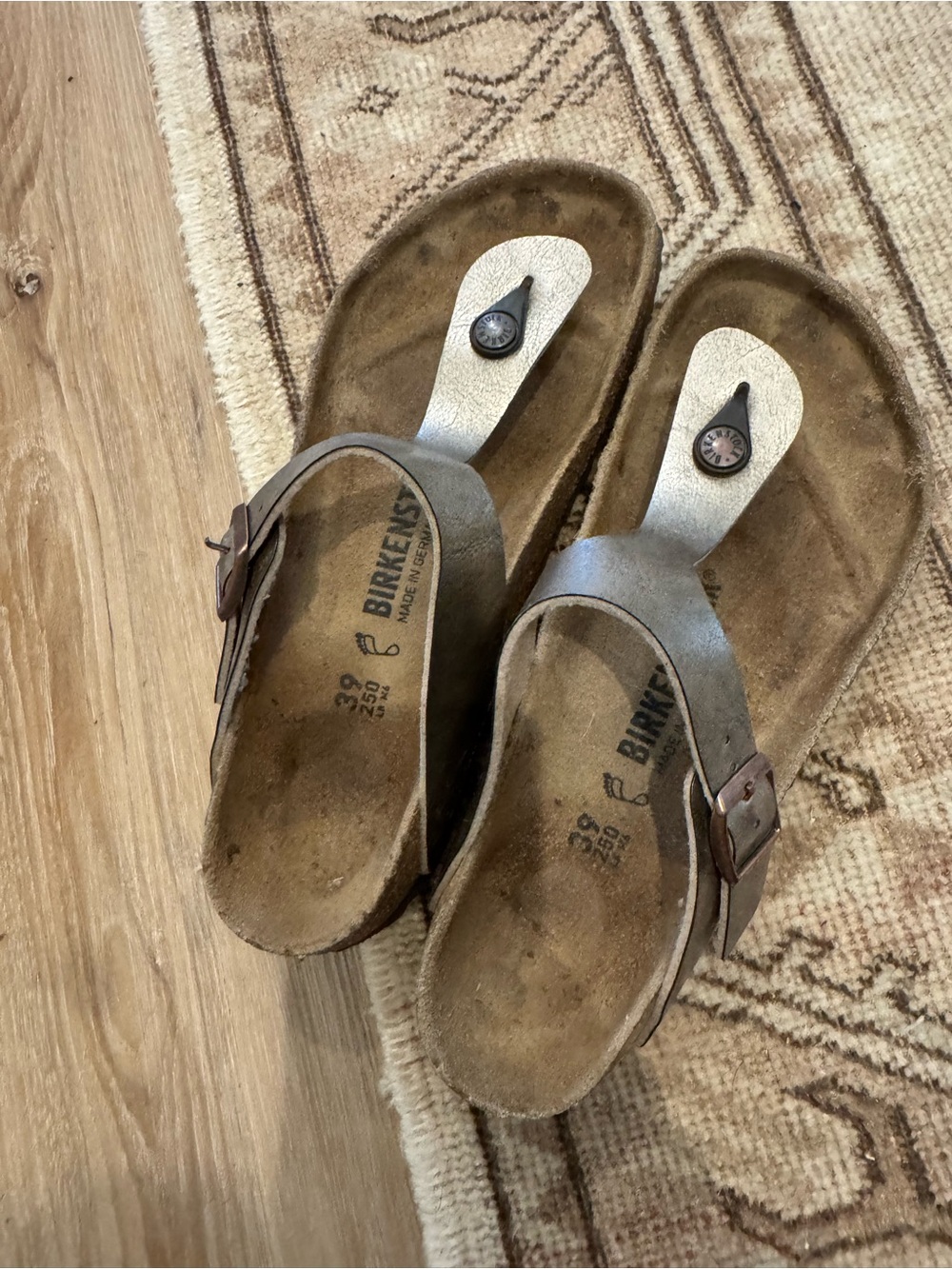 Women’s Birkenstock Gizeh flip flop sandals 39